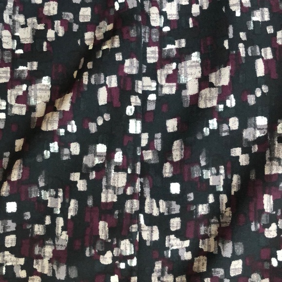 Mid Length Short Sleeve Patterned Dress - Picture 3 of 3